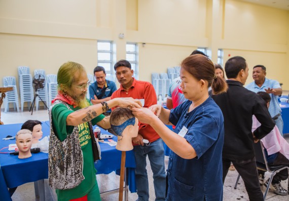 ภาพกิจกรรม  คณะวิทยาศาสตร์และเทคโนโลยี จัดกิจกรรมการอบรมเชิงปฏิบัติการ เรื่อง การเป็นช่างตัดผมอย่างมืออาชีพ ตามโครงการพัฒนาคุณภาพชีวิตและยกระดับเศรษฐกิจฐานราก