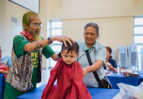 ภาพกิจกรรม  คณะวิทยาศาสตร์และเทคโนโลยี จัดกิจกรรมการอบรมเชิงปฏิบัติการ เรื่อง การเป็นช่างตัดผมอย่างมืออาชีพ ตามโครงการพัฒนาคุณภาพชีวิตและยกระดับเศรษฐกิจฐานราก