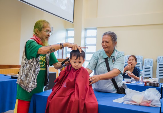 ภาพกิจกรรม  คณะวิทยาศาสตร์และเทคโนโลยี จัดกิจกรรมการอบรมเชิงปฏิบัติการ เรื่อง การเป็นช่างตัดผมอย่างมืออาชีพ ตามโครงการพัฒนาคุณภาพชีวิตและยกระดับเศรษฐกิจฐานราก