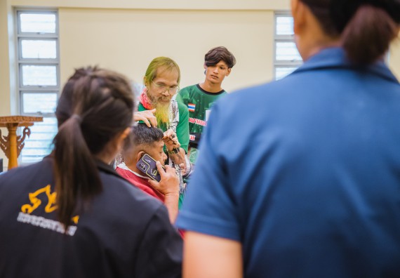 ภาพกิจกรรม  คณะวิทยาศาสตร์และเทคโนโลยี จัดกิจกรรมการอบรมเชิงปฏิบัติการ เรื่อง การเป็นช่างตัดผมอย่างมืออาชีพ ตามโครงการพัฒนาคุณภาพชีวิตและยกระดับเศรษฐกิจฐานราก