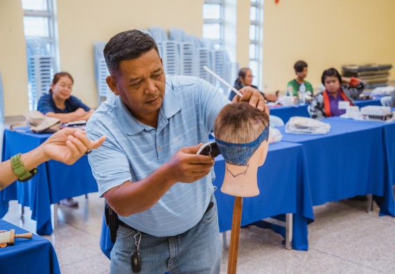 ภาพกิจกรรม  คณะวิทยาศาสตร์และเทคโนโลยี จัดกิจกรรมการอบรมเชิงปฏิบัติการ เรื่อง การเป็นช่างตัดผมอย่างมืออาชีพ ตามโครงการพัฒนาคุณภาพชีวิตและยกระดับเศรษฐกิจฐานราก