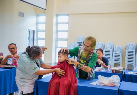 ภาพกิจกรรม  คณะวิทยาศาสตร์และเทคโนโลยี จัดกิจกรรมการอบรมเชิงปฏิบัติการ เรื่อง การเป็นช่างตัดผมอย่างมืออาชีพ ตามโครงการพัฒนาคุณภาพชีวิตและยกระดับเศรษฐกิจฐานราก