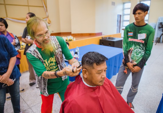 ภาพกิจกรรม  คณะวิทยาศาสตร์และเทคโนโลยี จัดกิจกรรมการอบรมเชิงปฏิบัติการ เรื่อง การเป็นช่างตัดผมอย่างมืออาชีพ ตามโครงการพัฒนาคุณภาพชีวิตและยกระดับเศรษฐกิจฐานราก