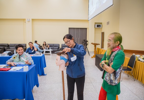 ภาพกิจกรรม  คณะวิทยาศาสตร์และเทคโนโลยี จัดกิจกรรมการอบรมเชิงปฏิบัติการ เรื่อง การเป็นช่างตัดผมอย่างมืออาชีพ ตามโครงการพัฒนาคุณภาพชีวิตและยกระดับเศรษฐกิจฐานราก