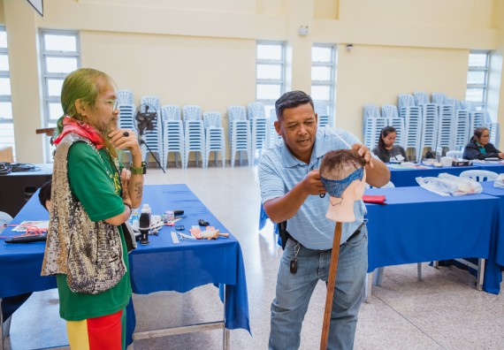 ภาพกิจกรรม  คณะวิทยาศาสตร์และเทคโนโลยี จัดกิจกรรมการอบรมเชิงปฏิบัติการ เรื่อง การเป็นช่างตัดผมอย่างมืออาชีพ ตามโครงการพัฒนาคุณภาพชีวิตและยกระดับเศรษฐกิจฐานราก