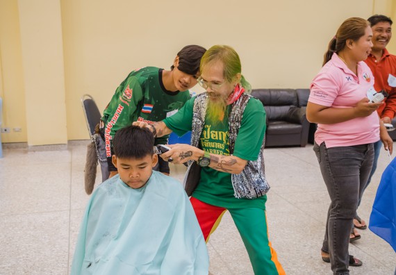 ภาพกิจกรรม  คณะวิทยาศาสตร์และเทคโนโลยี จัดกิจกรรมการอบรมเชิงปฏิบัติการ เรื่อง การเป็นช่างตัดผมอย่างมืออาชีพ ตามโครงการพัฒนาคุณภาพชีวิตและยกระดับเศรษฐกิจฐานราก