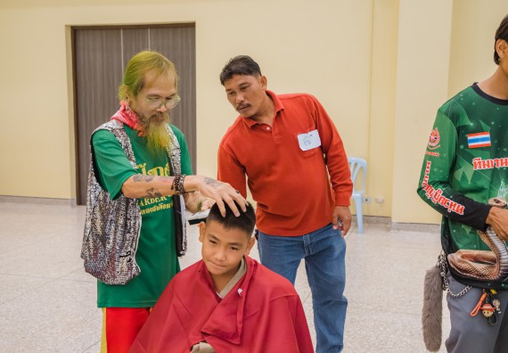 ภาพกิจกรรม  คณะวิทยาศาสตร์และเทคโนโลยี จัดกิจกรรมการอบรมเชิงปฏิบัติการ เรื่อง การเป็นช่างตัดผมอย่างมืออาชีพ ตามโครงการพัฒนาคุณภาพชีวิตและยกระดับเศรษฐกิจฐานราก