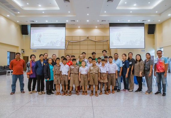 ภาพกิจกรรม  คณะวิทยาศาสตร์และเทคโนโลยี จัดกิจกรรมการอบรมเชิงปฏิบัติการ เรื่อง การเป็นช่างตัดผมอย่างมืออาชีพ ตามโครงการพัฒนาคุณภาพชีวิตและยกระดับเศรษฐกิจฐานราก