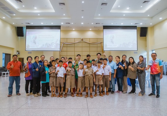 ภาพกิจกรรม  คณะวิทยาศาสตร์และเทคโนโลยี จัดกิจกรรมการอบรมเชิงปฏิบัติการ เรื่อง การเป็นช่างตัดผมอย่างมืออาชีพ ตามโครงการพัฒนาคุณภาพชีวิตและยกระดับเศรษฐกิจฐานราก