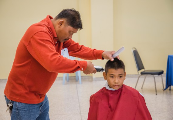 ภาพกิจกรรม  คณะวิทยาศาสตร์และเทคโนโลยี จัดกิจกรรมการอบรมเชิงปฏิบัติการ เรื่อง การเป็นช่างตัดผมอย่างมืออาชีพ ตามโครงการพัฒนาคุณภาพชีวิตและยกระดับเศรษฐกิจฐานราก