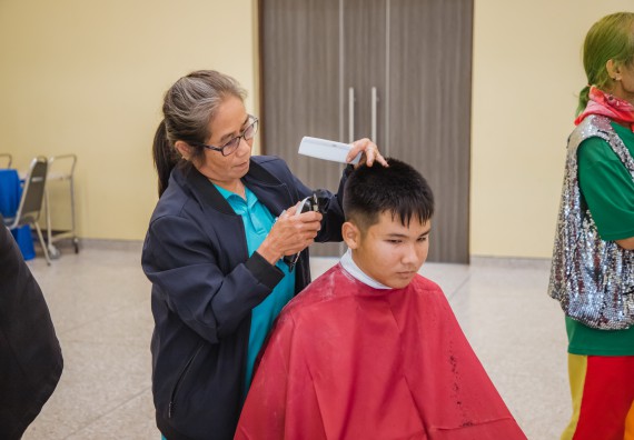 ภาพกิจกรรม  คณะวิทยาศาสตร์และเทคโนโลยี จัดกิจกรรมการอบรมเชิงปฏิบัติการ เรื่อง การเป็นช่างตัดผมอย่างมืออาชีพ ตามโครงการพัฒนาคุณภาพชีวิตและยกระดับเศรษฐกิจฐานราก