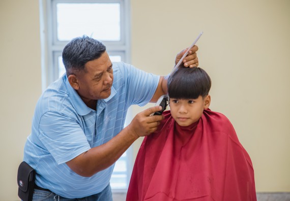 ภาพกิจกรรม  คณะวิทยาศาสตร์และเทคโนโลยี จัดกิจกรรมการอบรมเชิงปฏิบัติการ เรื่อง การเป็นช่างตัดผมอย่างมืออาชีพ ตามโครงการพัฒนาคุณภาพชีวิตและยกระดับเศรษฐกิจฐานราก