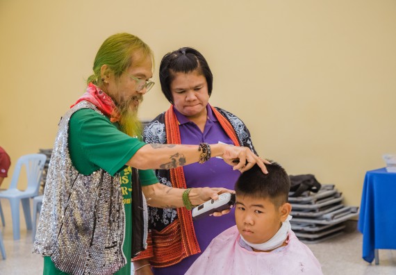 ภาพกิจกรรม  คณะวิทยาศาสตร์และเทคโนโลยี จัดกิจกรรมการอบรมเชิงปฏิบัติการ เรื่อง การเป็นช่างตัดผมอย่างมืออาชีพ ตามโครงการพัฒนาคุณภาพชีวิตและยกระดับเศรษฐกิจฐานราก