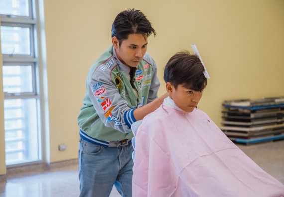 ภาพกิจกรรม  คณะวิทยาศาสตร์และเทคโนโลยี จัดกิจกรรมการอบรมเชิงปฏิบัติการ เรื่อง การเป็นช่างตัดผมอย่างมืออาชีพ ตามโครงการพัฒนาคุณภาพชีวิตและยกระดับเศรษฐกิจฐานราก