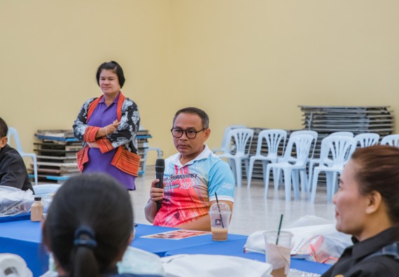 ภาพกิจกรรม  คณะวิทยาศาสตร์และเทคโนโลยี จัดกิจกรรมการอบรมเชิงปฏิบัติการ เรื่อง การเป็นช่างตัดผมอย่างมืออาชีพ ตามโครงการพัฒนาคุณภาพชีวิตและยกระดับเศรษฐกิจฐานราก