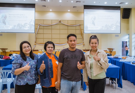 ภาพกิจกรรม  คณะวิทยาศาสตร์และเทคโนโลยี จัดกิจกรรมการอบรมเชิงปฏิบัติการ เรื่อง การเป็นช่างตัดผมอย่างมืออาชีพ ตามโครงการพัฒนาคุณภาพชีวิตและยกระดับเศรษฐกิจฐานราก