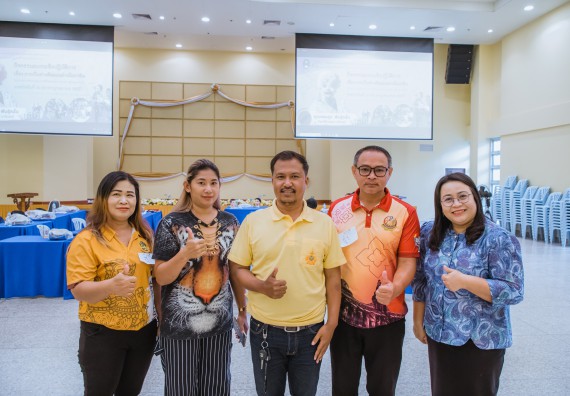 ภาพกิจกรรม  คณะวิทยาศาสตร์และเทคโนโลยี จัดกิจกรรมการอบรมเชิงปฏิบัติการ เรื่อง การเป็นช่างตัดผมอย่างมืออาชีพ ตามโครงการพัฒนาคุณภาพชีวิตและยกระดับเศรษฐกิจฐานราก