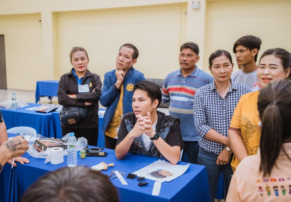 ภาพกิจกรรม  คณะวิทยาศาสตร์และเทคโนโลยี จัดกิจกรรมการอบรมเชิงปฏิบัติการ เรื่อง การเป็นช่างตัดผมอย่างมืออาชีพ ตามโครงการพัฒนาคุณภาพชีวิตและยกระดับเศรษฐกิจฐานราก