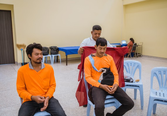 ภาพกิจกรรม  คณะวิทยาศาสตร์และเทคโนโลยี จัดกิจกรรมการอบรมเชิงปฏิบัติการ เรื่อง การเป็นช่างตัดผมอย่างมืออาชีพ ตามโครงการพัฒนาคุณภาพชีวิตและยกระดับเศรษฐกิจฐานราก