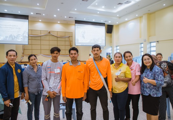 ภาพกิจกรรม  คณะวิทยาศาสตร์และเทคโนโลยี จัดกิจกรรมการอบรมเชิงปฏิบัติการ เรื่อง การเป็นช่างตัดผมอย่างมืออาชีพ ตามโครงการพัฒนาคุณภาพชีวิตและยกระดับเศรษฐกิจฐานราก