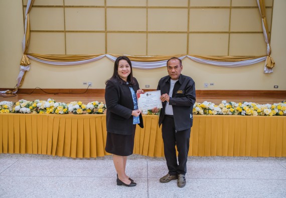 ภาพกิจกรรม  คณะวิทยาศาสตร์และเทคโนโลยี จัดกิจกรรมการอบรมเชิงปฏิบัติการ เรื่อง การเป็นช่างตัดผมอย่างมืออาชีพ ตามโครงการพัฒนาคุณภาพชีวิตและยกระดับเศรษฐกิจฐานราก