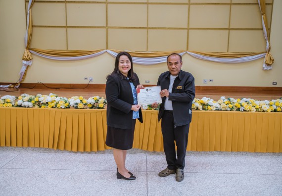 ภาพกิจกรรม  คณะวิทยาศาสตร์และเทคโนโลยี จัดกิจกรรมการอบรมเชิงปฏิบัติการ เรื่อง การเป็นช่างตัดผมอย่างมืออาชีพ ตามโครงการพัฒนาคุณภาพชีวิตและยกระดับเศรษฐกิจฐานราก