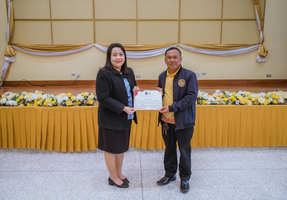 ภาพกิจกรรม  คณะวิทยาศาสตร์และเทคโนโลยี จัดกิจกรรมการอบรมเชิงปฏิบัติการ เรื่อง การเป็นช่างตัดผมอย่างมืออาชีพ ตามโครงการพัฒนาคุณภาพชีวิตและยกระดับเศรษฐกิจฐานราก