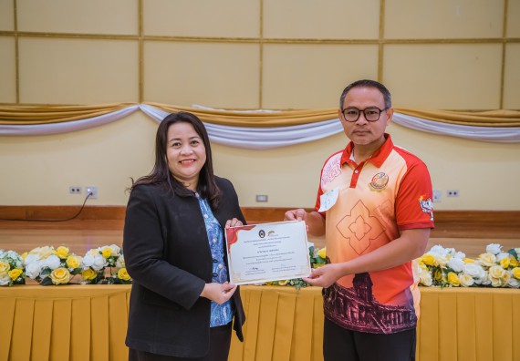 ภาพกิจกรรม  คณะวิทยาศาสตร์และเทคโนโลยี จัดกิจกรรมการอบรมเชิงปฏิบัติการ เรื่อง การเป็นช่างตัดผมอย่างมืออาชีพ ตามโครงการพัฒนาคุณภาพชีวิตและยกระดับเศรษฐกิจฐานราก