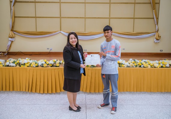 ภาพกิจกรรม  คณะวิทยาศาสตร์และเทคโนโลยี จัดกิจกรรมการอบรมเชิงปฏิบัติการ เรื่อง การเป็นช่างตัดผมอย่างมืออาชีพ ตามโครงการพัฒนาคุณภาพชีวิตและยกระดับเศรษฐกิจฐานราก