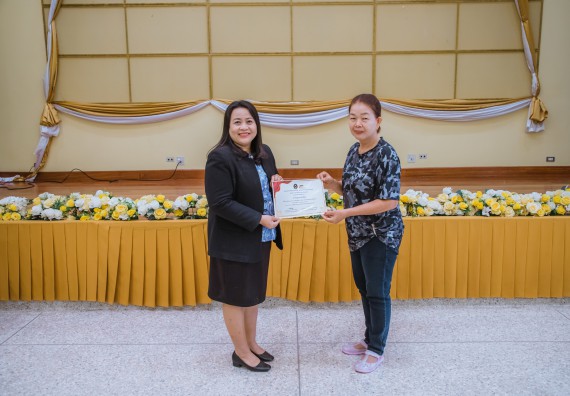 ภาพกิจกรรม  คณะวิทยาศาสตร์และเทคโนโลยี จัดกิจกรรมการอบรมเชิงปฏิบัติการ เรื่อง การเป็นช่างตัดผมอย่างมืออาชีพ ตามโครงการพัฒนาคุณภาพชีวิตและยกระดับเศรษฐกิจฐานราก