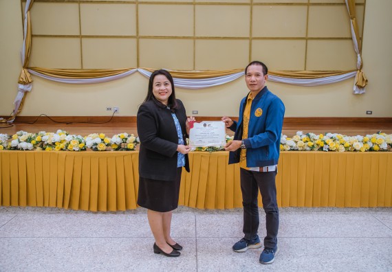 ภาพกิจกรรม  คณะวิทยาศาสตร์และเทคโนโลยี จัดกิจกรรมการอบรมเชิงปฏิบัติการ เรื่อง การเป็นช่างตัดผมอย่างมืออาชีพ ตามโครงการพัฒนาคุณภาพชีวิตและยกระดับเศรษฐกิจฐานราก