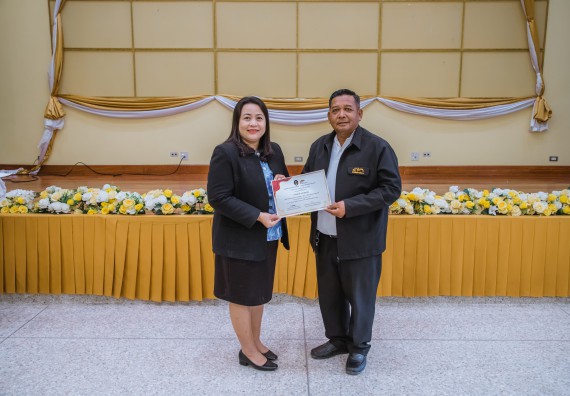 ภาพกิจกรรม  คณะวิทยาศาสตร์และเทคโนโลยี จัดกิจกรรมการอบรมเชิงปฏิบัติการ เรื่อง การเป็นช่างตัดผมอย่างมืออาชีพ ตามโครงการพัฒนาคุณภาพชีวิตและยกระดับเศรษฐกิจฐานราก