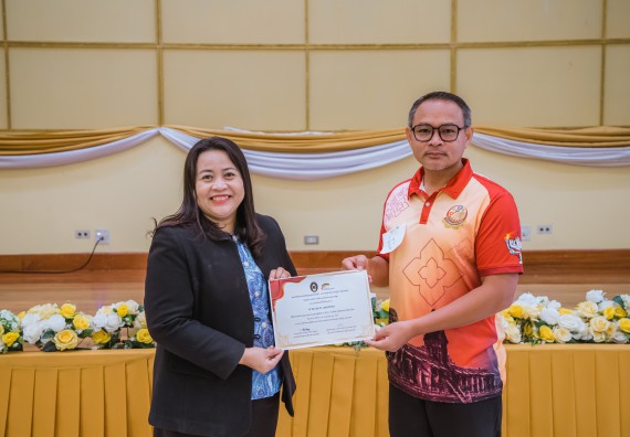 ภาพกิจกรรม  คณะวิทยาศาสตร์และเทคโนโลยี จัดกิจกรรมการอบรมเชิงปฏิบัติการ เรื่อง การเป็นช่างตัดผมอย่างมืออาชีพ ตามโครงการพัฒนาคุณภาพชีวิตและยกระดับเศรษฐกิจฐานราก