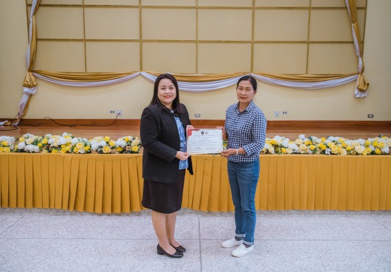 ภาพกิจกรรม  คณะวิทยาศาสตร์และเทคโนโลยี จัดกิจกรรมการอบรมเชิงปฏิบัติการ เรื่อง การเป็นช่างตัดผมอย่างมืออาชีพ ตามโครงการพัฒนาคุณภาพชีวิตและยกระดับเศรษฐกิจฐานราก