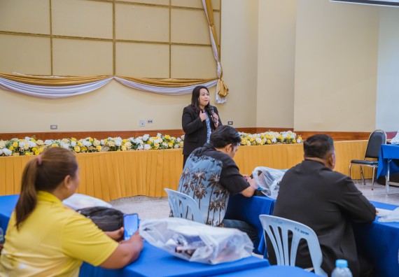 ภาพกิจกรรม  คณะวิทยาศาสตร์และเทคโนโลยี จัดกิจกรรมการอบรมเชิงปฏิบัติการ เรื่อง การเป็นช่างตัดผมอย่างมืออาชีพ ตามโครงการพัฒนาคุณภาพชีวิตและยกระดับเศรษฐกิจฐานราก