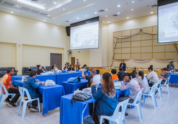 ภาพกิจกรรม  คณะวิทยาศาสตร์และเทคโนโลยี จัดกิจกรรมการอบรมเชิงปฏิบัติการ เรื่อง การเป็นช่างตัดผมอย่างมืออาชีพ ตามโครงการพัฒนาคุณภาพชีวิตและยกระดับเศรษฐกิจฐานราก