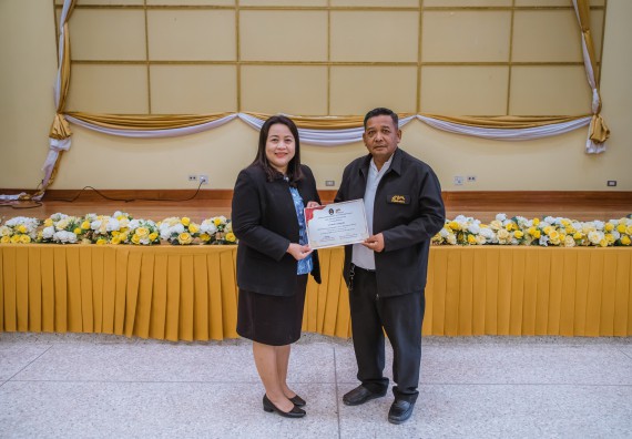 ภาพกิจกรรม  คณะวิทยาศาสตร์และเทคโนโลยี จัดกิจกรรมการอบรมเชิงปฏิบัติการ เรื่อง การเป็นช่างตัดผมอย่างมืออาชีพ ตามโครงการพัฒนาคุณภาพชีวิตและยกระดับเศรษฐกิจฐานราก