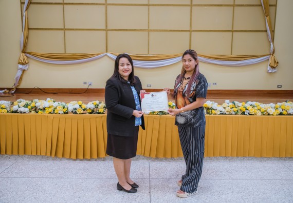 ภาพกิจกรรม  คณะวิทยาศาสตร์และเทคโนโลยี จัดกิจกรรมการอบรมเชิงปฏิบัติการ เรื่อง การเป็นช่างตัดผมอย่างมืออาชีพ ตามโครงการพัฒนาคุณภาพชีวิตและยกระดับเศรษฐกิจฐานราก