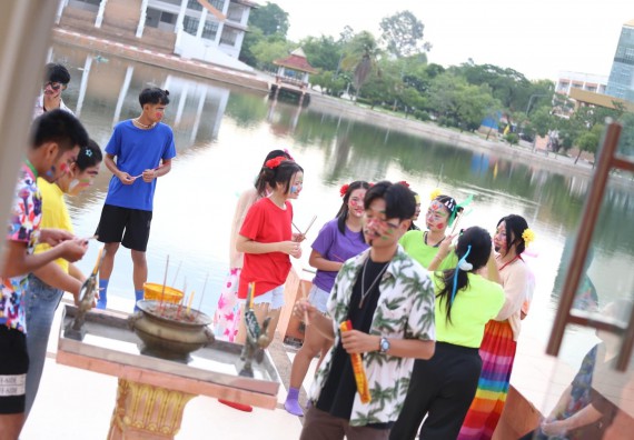 ภาพกิจกรรม  โปรแกรมวิชาฟิสิกส์ คณะวิทยาศาสตร์และเทคโนโลยี จัดกิจกรรมถ่ายทอดผลลัพธ์การเรียนรู้ของหลักสูตรในระดับวิชาเอกและกิจกรรมสานสัมพันธ์นักศึกษาในวิชาเอก