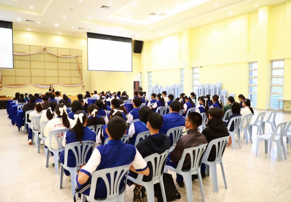 ภาพกิจกรรม  โปรแกรมวิชาเคมี คณะวิทยาศาสตร์และเทคโนโลยี จัดกิจกรรมการอบรมค่ายเทคนิค ปฏิบัติการเคมี