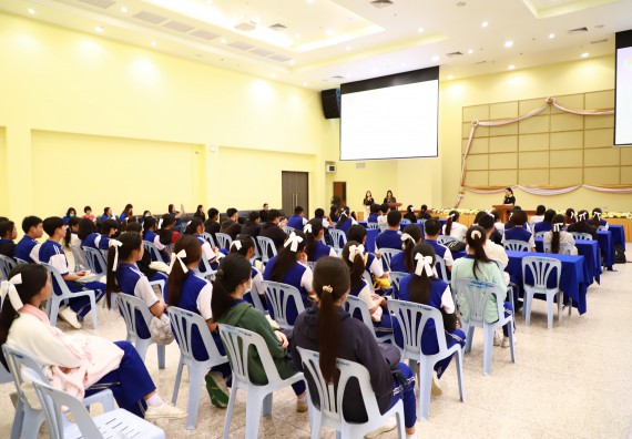 ภาพกิจกรรม  โปรแกรมวิชาเคมี คณะวิทยาศาสตร์และเทคโนโลยี จัดกิจกรรมการอบรมค่ายเทคนิค ปฏิบัติการเคมี