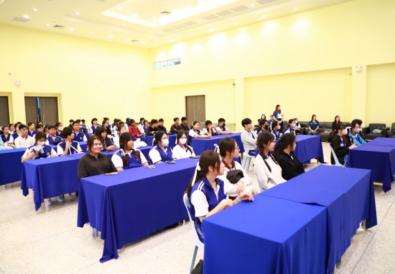 ภาพกิจกรรม  โปรแกรมวิชาเคมี คณะวิทยาศาสตร์และเทคโนโลยี จัดกิจกรรมการอบรมค่ายเทคนิค ปฏิบัติการเคมี