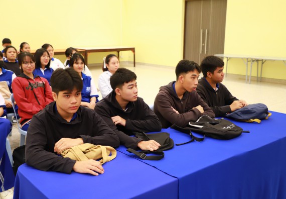 ภาพกิจกรรม  โปรแกรมวิชาเคมี คณะวิทยาศาสตร์และเทคโนโลยี จัดกิจกรรมการอบรมค่ายเทคนิค ปฏิบัติการเคมี