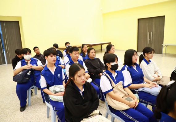 ภาพกิจกรรม  โปรแกรมวิชาเคมี คณะวิทยาศาสตร์และเทคโนโลยี จัดกิจกรรมการอบรมค่ายเทคนิค ปฏิบัติการเคมี