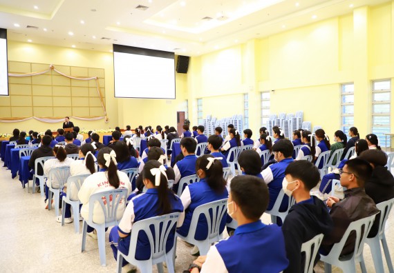 ภาพกิจกรรม  โปรแกรมวิชาเคมี คณะวิทยาศาสตร์และเทคโนโลยี จัดกิจกรรมการอบรมค่ายเทคนิค ปฏิบัติการเคมี