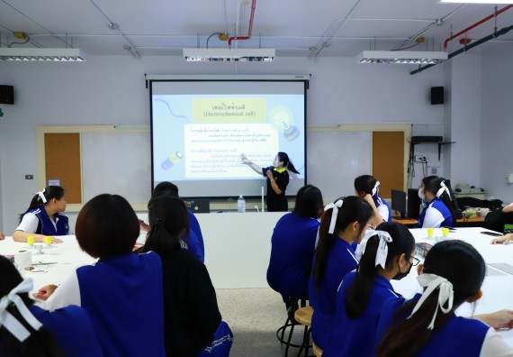 ภาพกิจกรรม  โปรแกรมวิชาเคมี คณะวิทยาศาสตร์และเทคโนโลยี จัดกิจกรรมการอบรมค่ายเทคนิค ปฏิบัติการเคมี