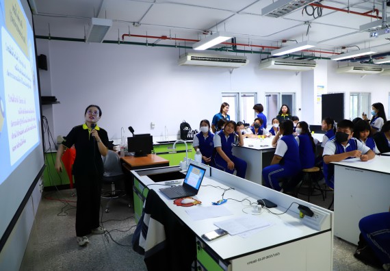 ภาพกิจกรรม  โปรแกรมวิชาเคมี คณะวิทยาศาสตร์และเทคโนโลยี จัดกิจกรรมการอบรมค่ายเทคนิค ปฏิบัติการเคมี