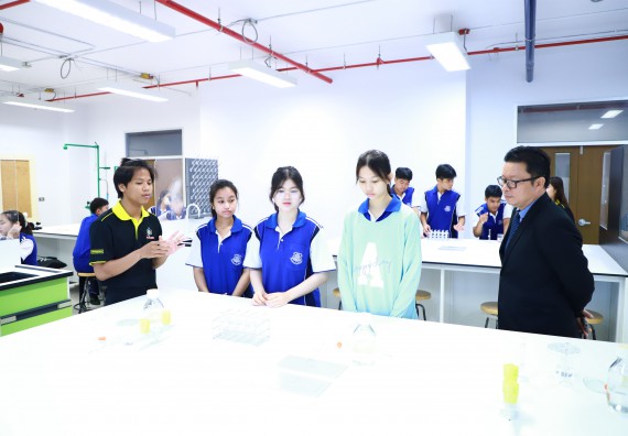 ภาพกิจกรรม  โปรแกรมวิชาเคมี คณะวิทยาศาสตร์และเทคโนโลยี จัดกิจกรรมการอบรมค่ายเทคนิค ปฏิบัติการเคมี