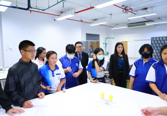 ภาพกิจกรรม  โปรแกรมวิชาเคมี คณะวิทยาศาสตร์และเทคโนโลยี จัดกิจกรรมการอบรมค่ายเทคนิค ปฏิบัติการเคมี