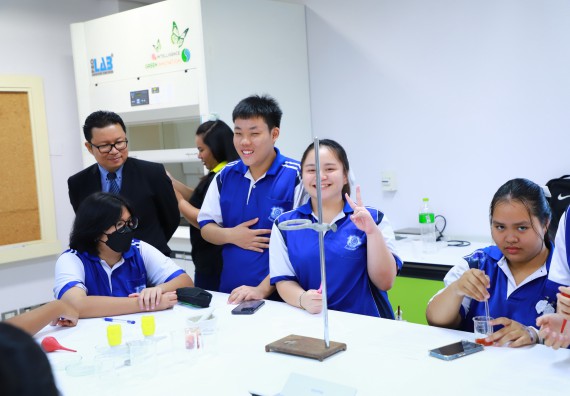 ภาพกิจกรรม  โปรแกรมวิชาเคมี คณะวิทยาศาสตร์และเทคโนโลยี จัดกิจกรรมการอบรมค่ายเทคนิค ปฏิบัติการเคมี